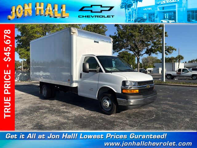 Summit White 2026 Chevrolet Express Chassis Van Rear-Wheel Drive 8-Speed Automatic
