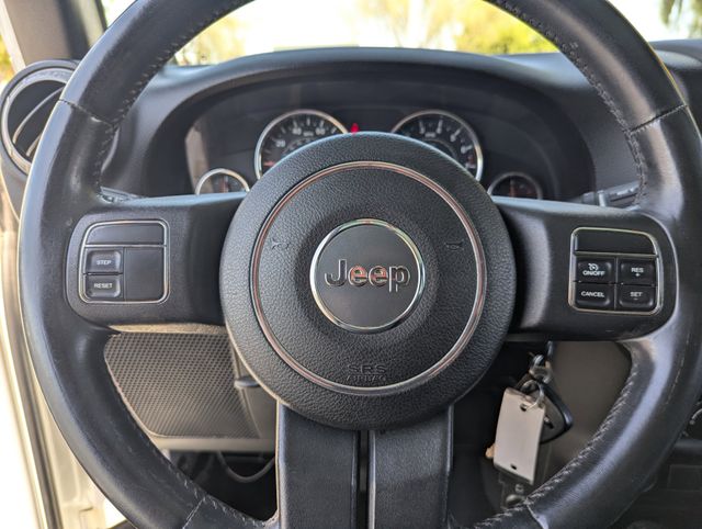 Used 2013 Bright White Clearcoat Jeep Unlimited Sport image 25