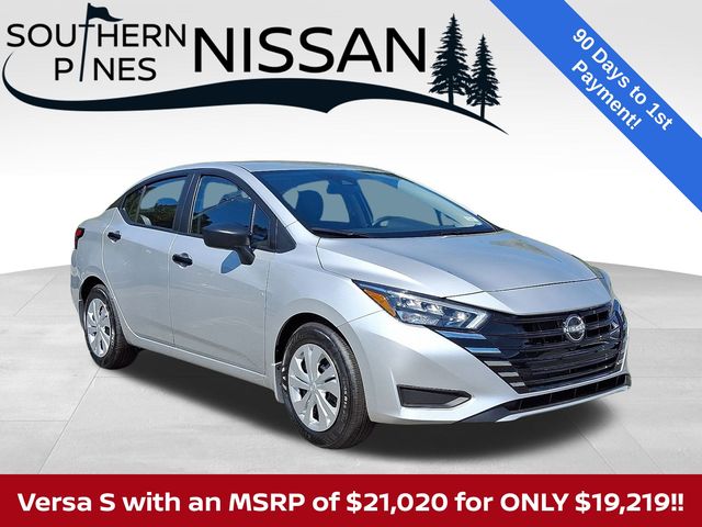 2025 Nissan Versa Sedan S's photo