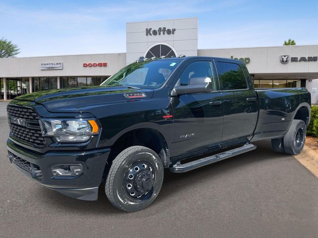 Diamond Black Crystal Pearlcoat 2022 RAM 3500 Big Horn Crew Cab LB DRW 4WD Pickup Truck Four-Wheel Drive 6-Speed Automatic