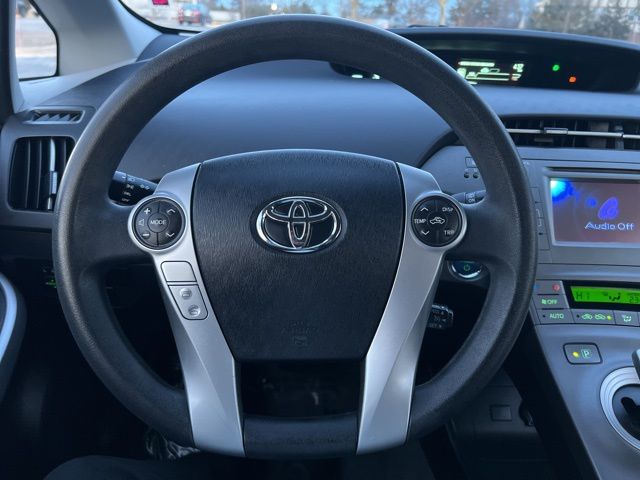 2015 Toyota Prius Four 10