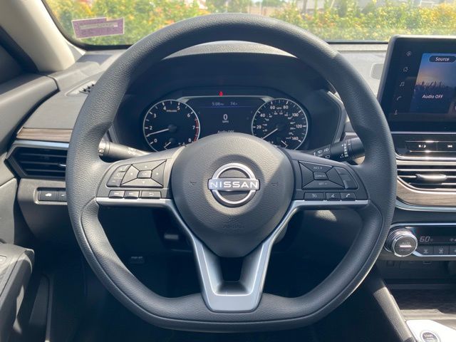 2025 Nissan Altima 2.5 SV photo 11