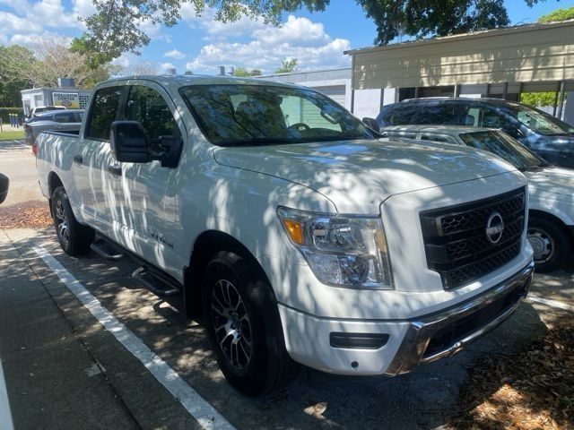 2024 Nissan Titan SV Crew Cab 4WD