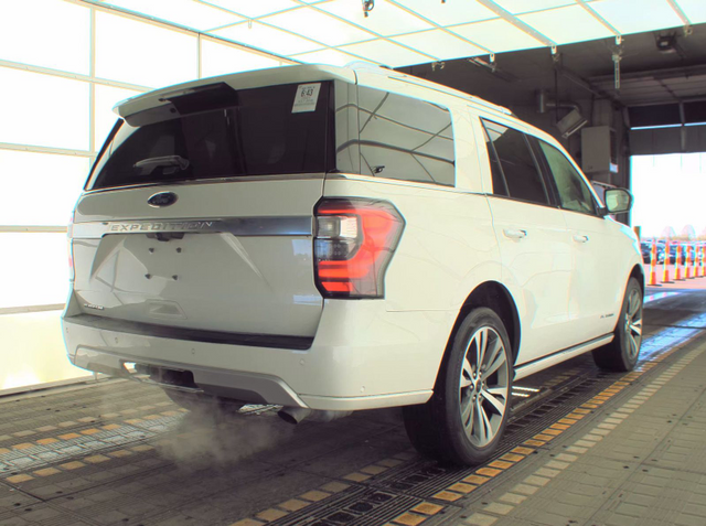 2021 White Ford Expedition Platinum 4X4 SUV