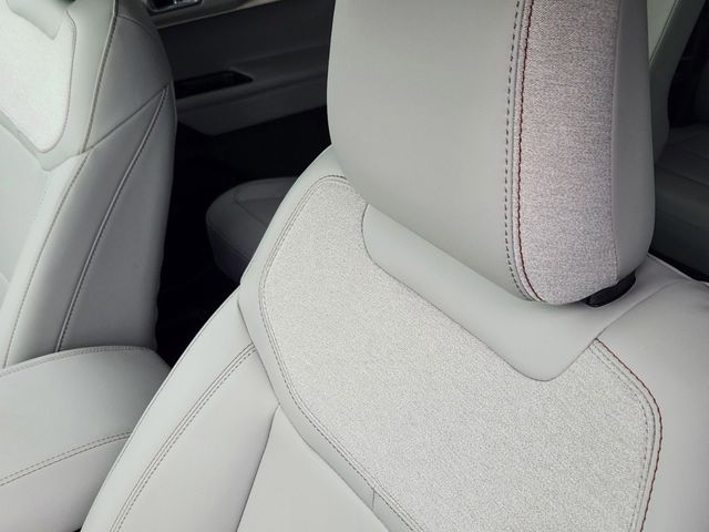 2025 Ford Explorer Active photo