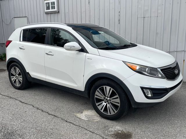 Used 2016 White Kia EX image 4