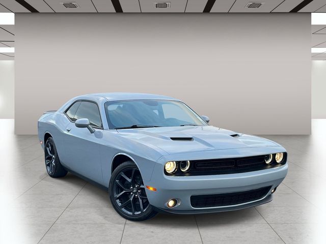 2020 Dodge Challenger SXT RWD