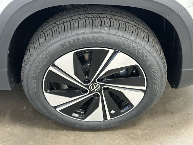 2026 Volkswagen Taos 1.5T SE White at Sutliff Volkswagen