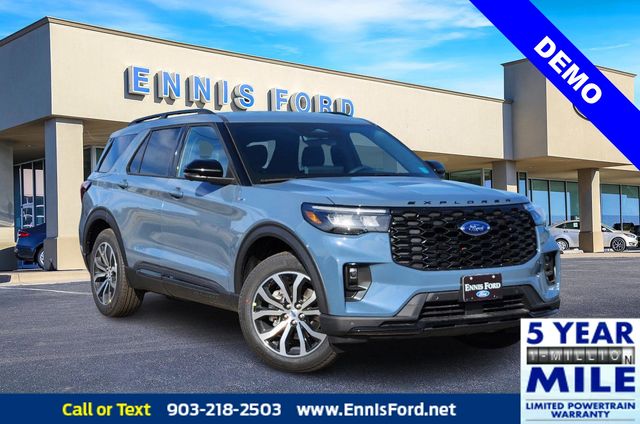 2025 Ford Explorer ST-Line photo