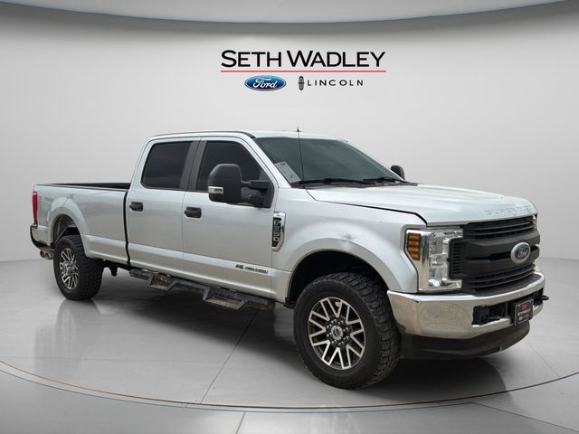Ingot Silver Metallic 2018 Ford F-350 Super Duty XL Crew Cab 4WD Pickup Truck Four-Wheel Drive 6-Speed Automatic