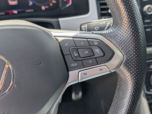 Used 2022  Volkswagen 3.6L V6 SEL Premium R-Line image 17