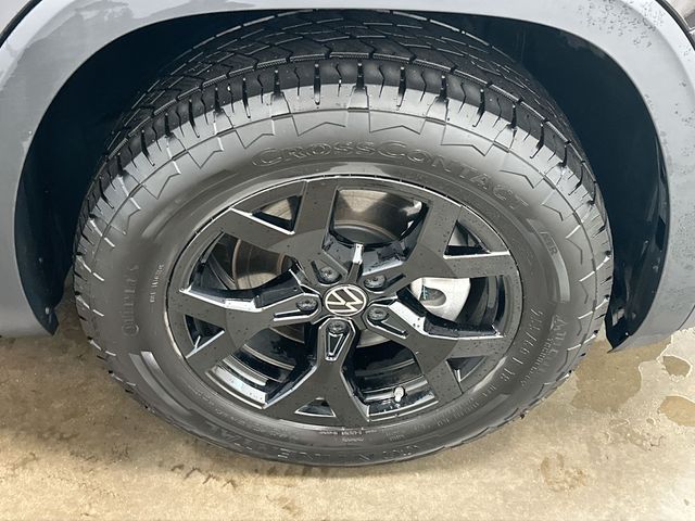 2025 Volkswagen Atlas 2.0T Peak Edition Black at Subaru and VW of Moon Township