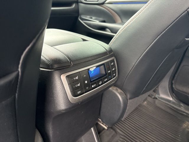 2019 Midnight Black Metallic Toyota Highlander Hybrid Limited AWD SUV