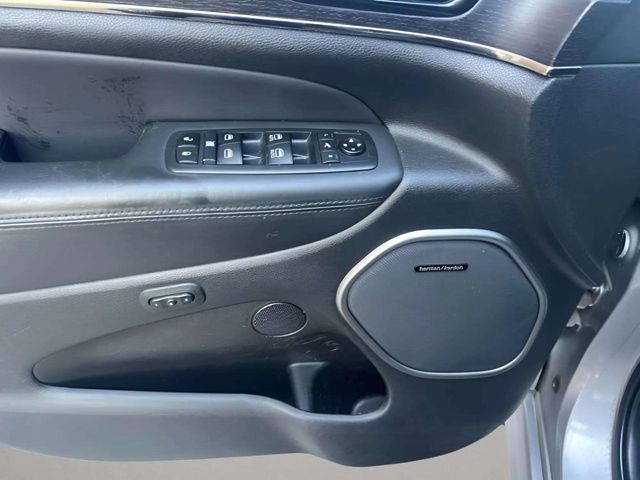 JeepGrand Cherokee11