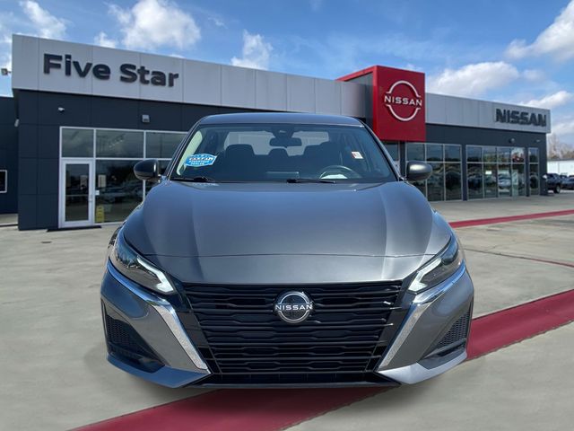 Used 2024 Gray Nissan 2.5 SV image 2