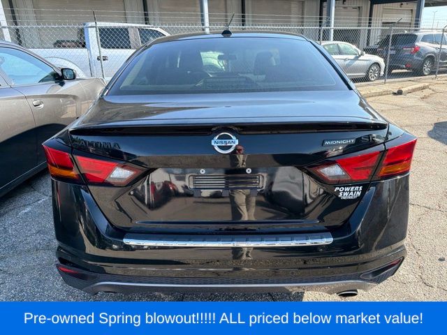 Used 2022 Black Nissan 2.5 SR image 6