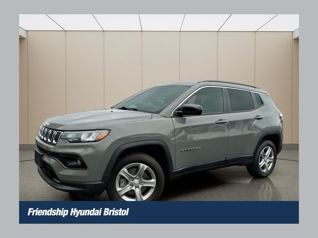 Sting-Gray Clearcoat 2023 Jeep Compass Latitude 4WD SUV / Crossover Four-Wheel Drive 8-Speed Automatic
