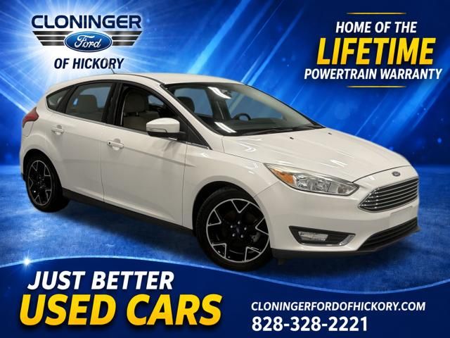 White Platinum Clearcoat Metallic 2016 Ford Focus Hatchback Front-Wheel Drive 6-Speed Automatic