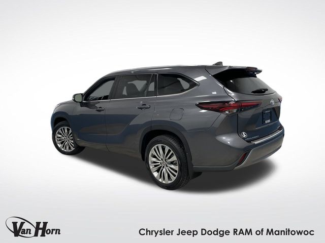 Used 2024 Toyota Highlander Platinum with VIN 5TDEBRCH6RS605821 for sale in Plymouth, WI
