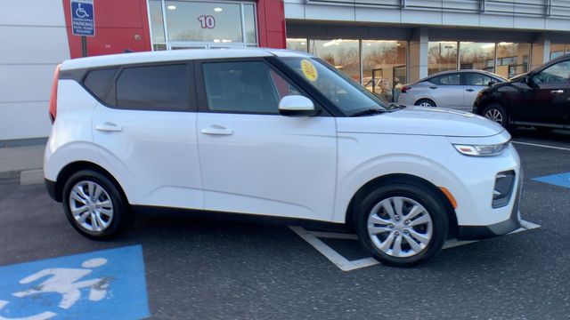 2022 Kia Soul LX 4