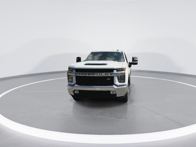 Used 2022 White Chevrolet LT image 3