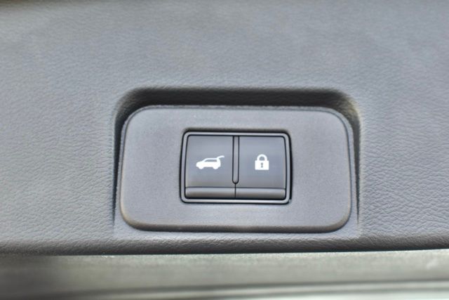 Used 2025 Nissan Rogue SL 4D Sport Utility