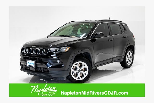 Diamond Black Crystal Pearlcoat 2025 Jeep Compass Latitude 4WD SUV / Crossover Four-Wheel Drive 8-Speed Automatic