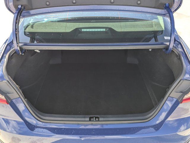 2025 Toyota Camry LE - Photo 7