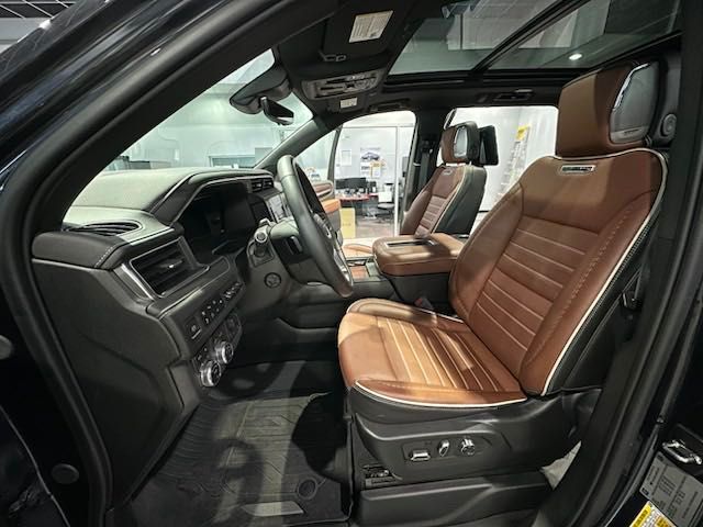 2024 GMC Yukon Denali Ultimate - 9