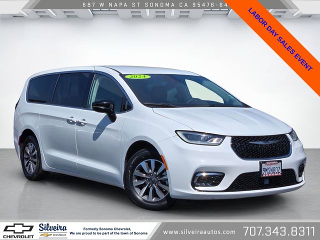  2024 Chrysler Pacifica Hybrid Select FWD   