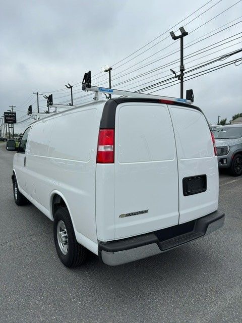 2024 Chevrolet Express 2500 Work Van 9