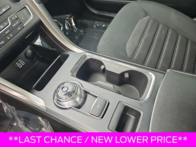 Used 2020 White Ford SE image 23