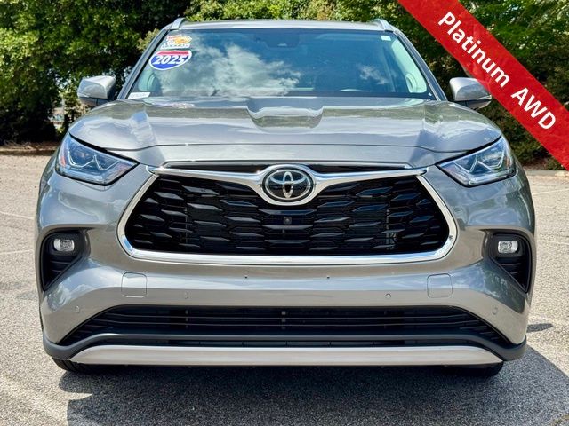 Used 2025 Toyota Highlander SUV