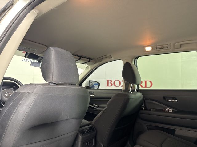 2022 Glacier White Nissan Pathfinder S FWD SUV