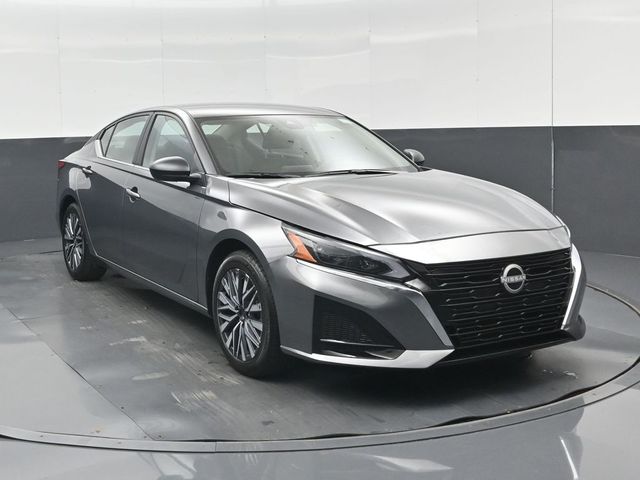 Gray (Gun Metallic) 2026 Nissan Altima Sedan Front-Wheel Drive Continuously Variable Transmission