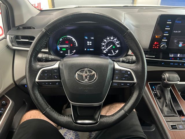 Used 2023 Toyota Sienna Van