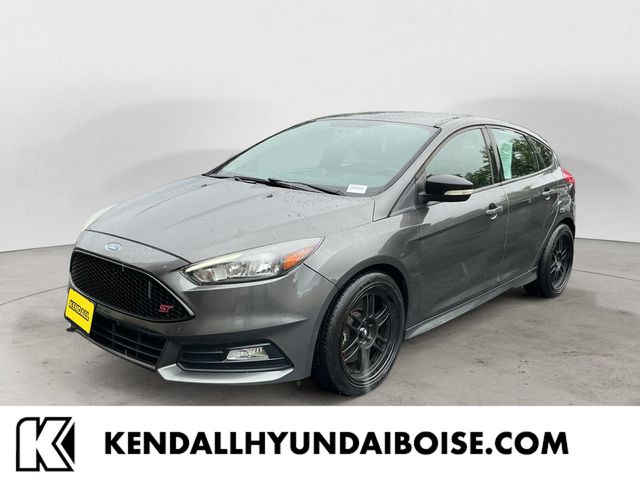 Gray (Magnetic) 2015 Ford Focus Hatchback Front-Wheel Drive 6-Speed Manual