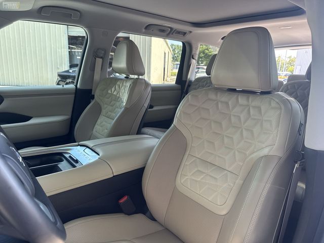 Used 2025 Blue Nissan Platinum image 17