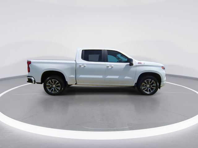 Used 2023 White Chevrolet RST image 9