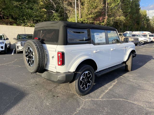 2024 Ford Bronco Outer Banks 3