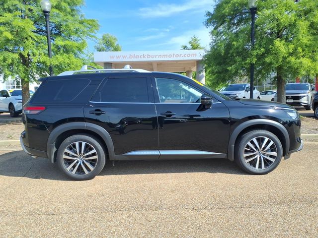 2025 Nissan Pathfinder Platinum FWD