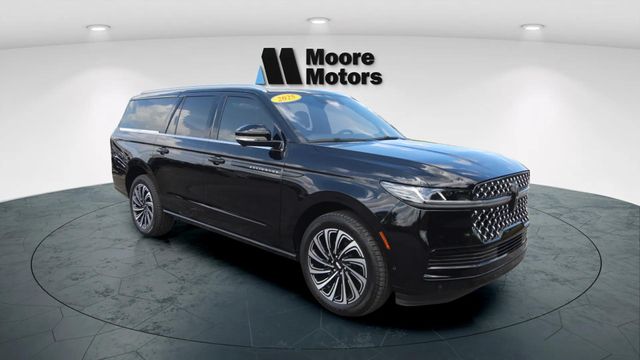 Black Metallic 2025 Lincoln Navigator SUV / Crossover Four-Wheel Drive Automatic