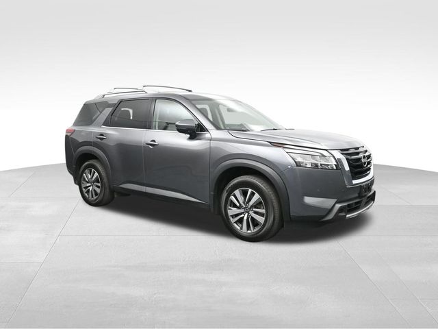 2023 Nissan Pathfinder SL 4