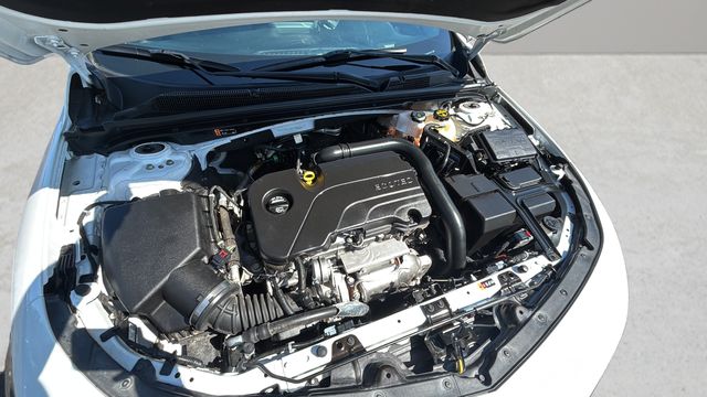 Used 2025 White Chevrolet LT image 32