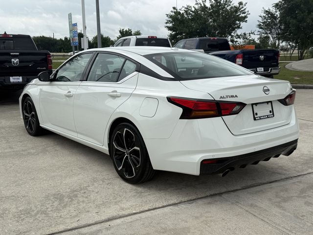 2023 Nissan Altima 2.5 SR White at Central Houston Nissan