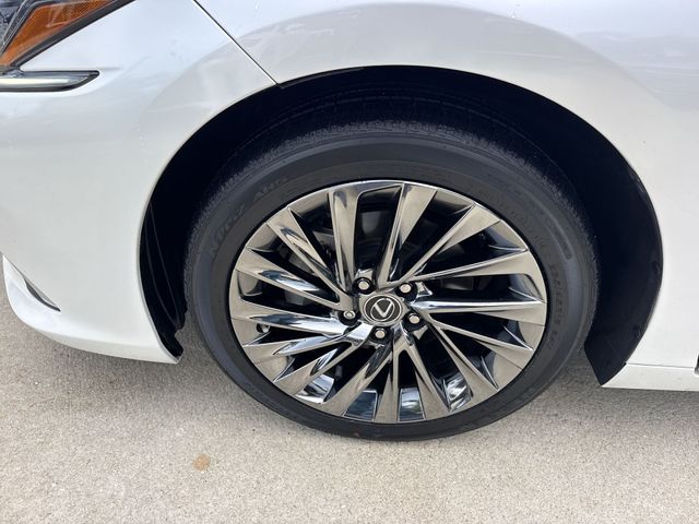 2025 Lexus ES - $50,998