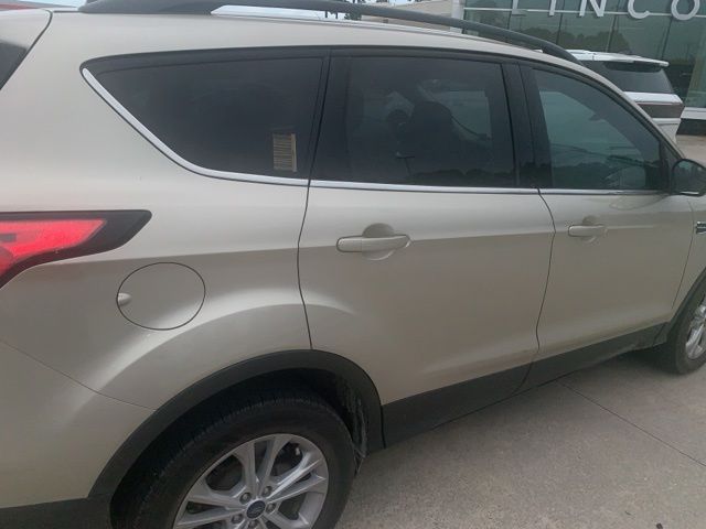 Used 2018 Gold Ford SEL image 5