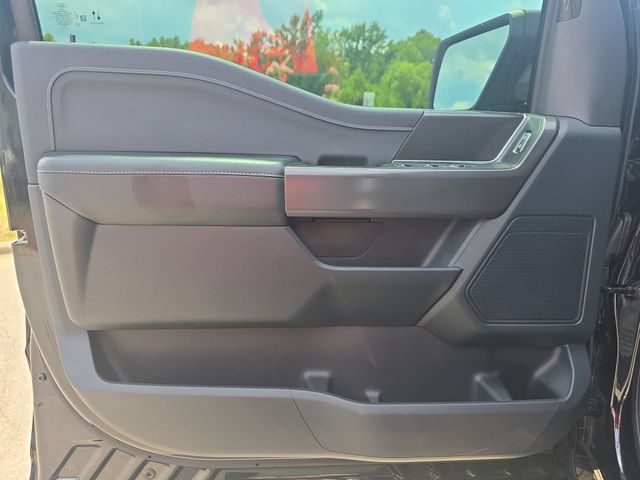 Used 2024 Agate Black Metallic Ford XLT image 28