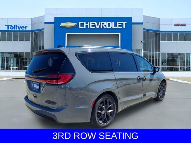 View vehicle photo 5