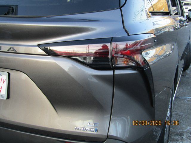 used 2024 Toyota Sienna car, priced at $39,999